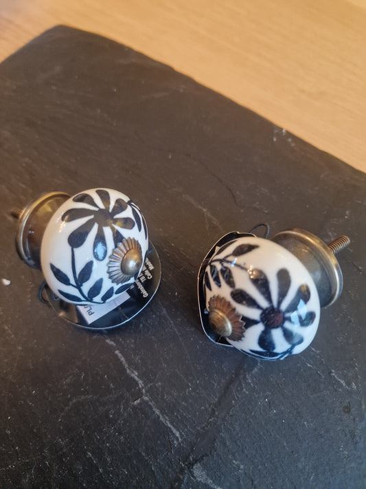 Ceramic Drawer Knobs | Leaf Pattern & Gunmetal Centre | Sold in Pairs