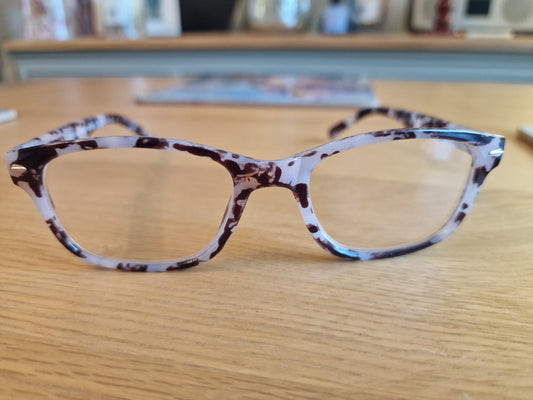 Zanti Reading Glasses with a softly squared warm brown and beige tortoiseshell frame and clear magnifying lenses