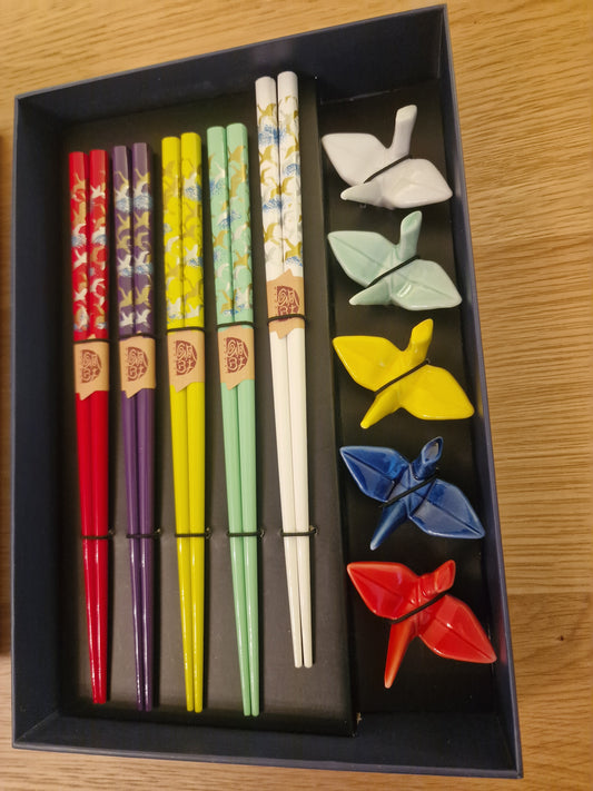 Gohobi A Set of 5 Pairs of Swan Wooden Chopsticks and Rests