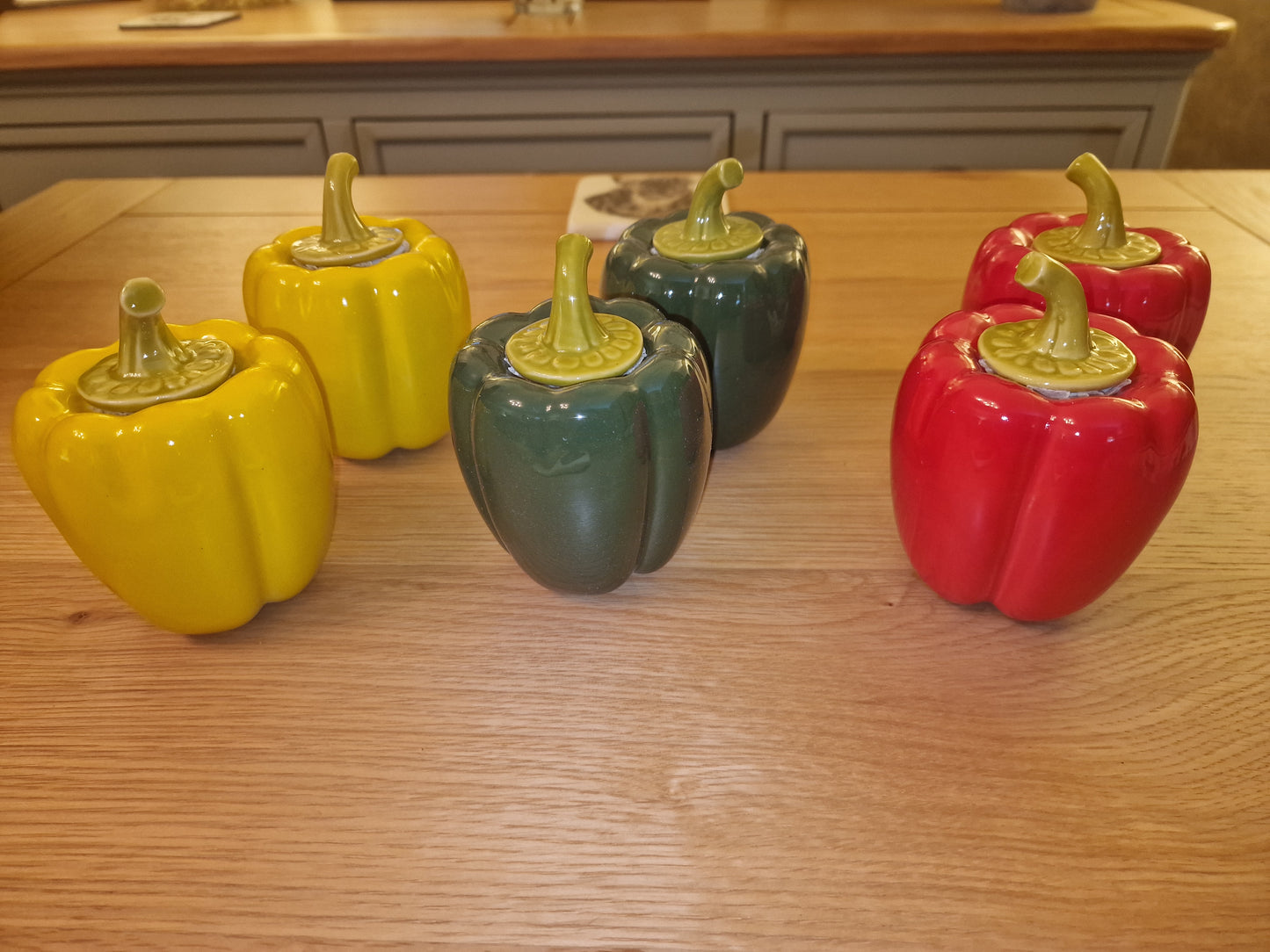 Pepper Shaped Ceramic Storage Container | Gohobi