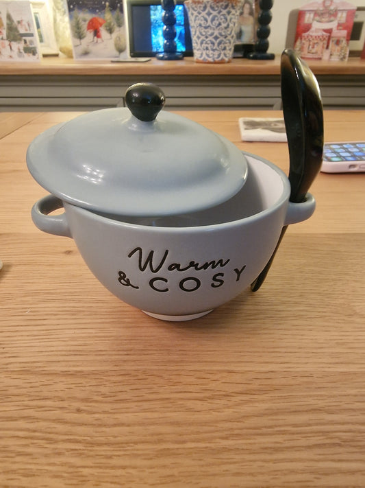 Snuggle Season 'Warm & Cosy' Small Soup Bowl, Lid and spoon.