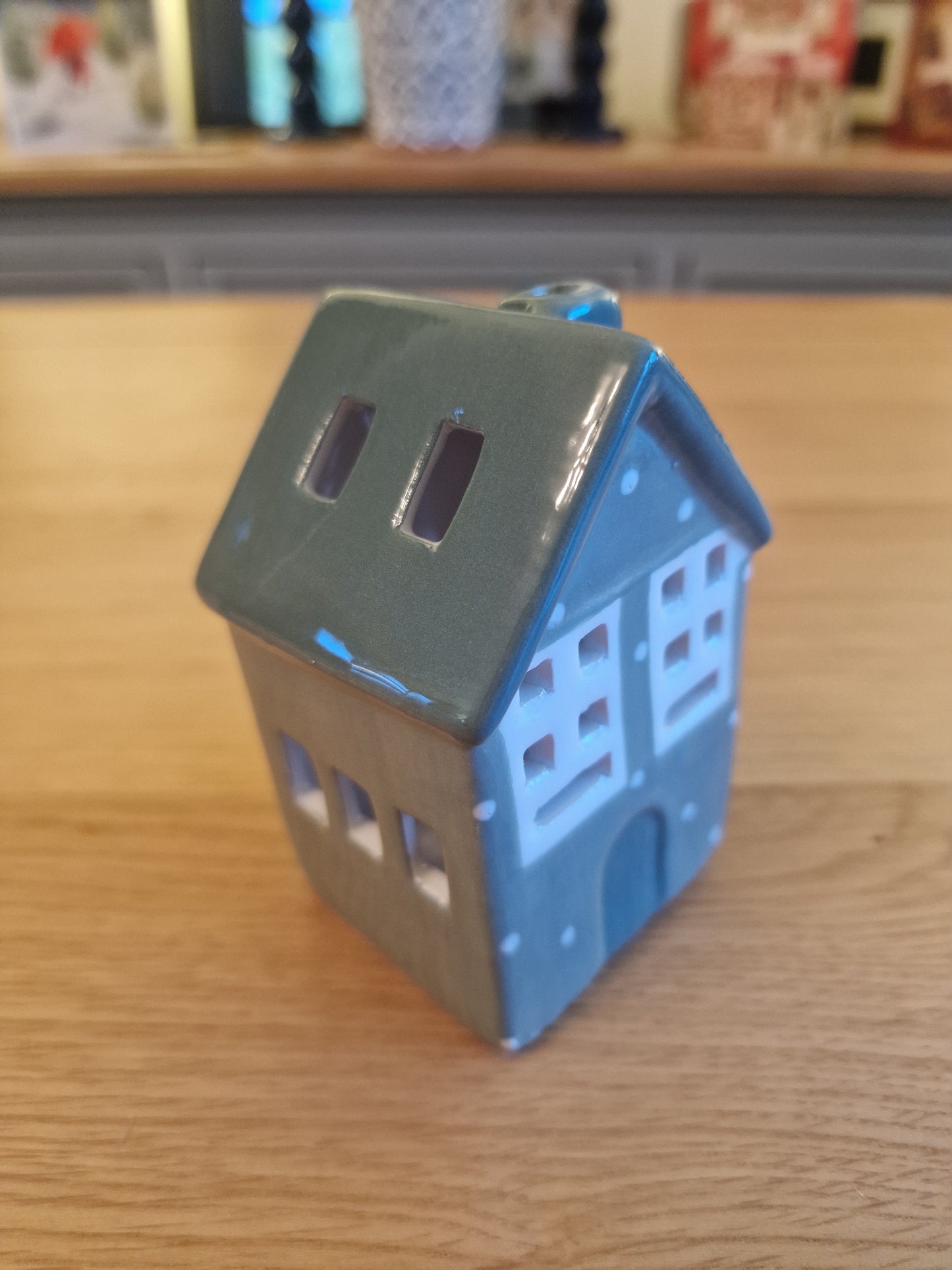Green Ceramic LED House with Snowball Décor H9.5cm