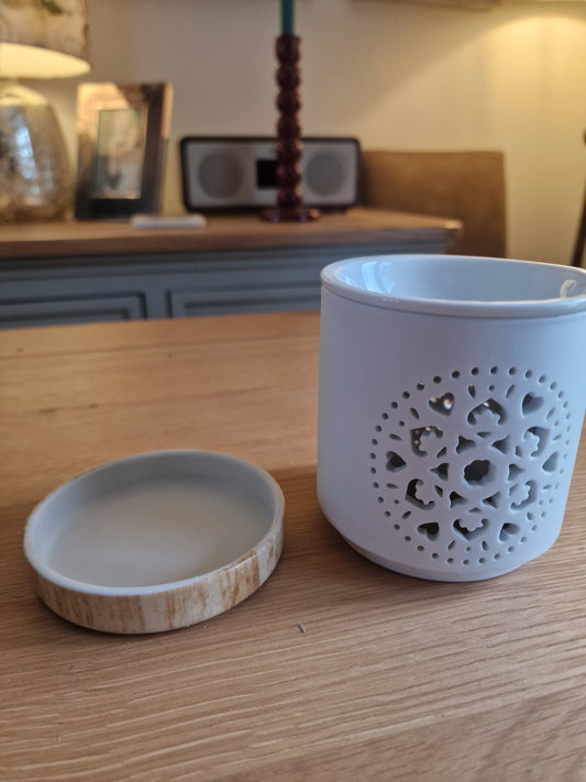 White Mandala Cut Out Oil Burner and Wax Warmer H11cm