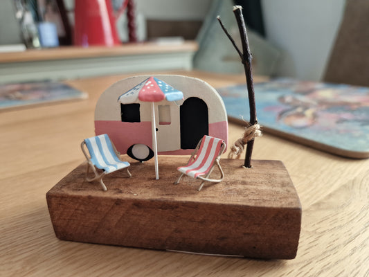 Chilled Out Pink Caravan Scene