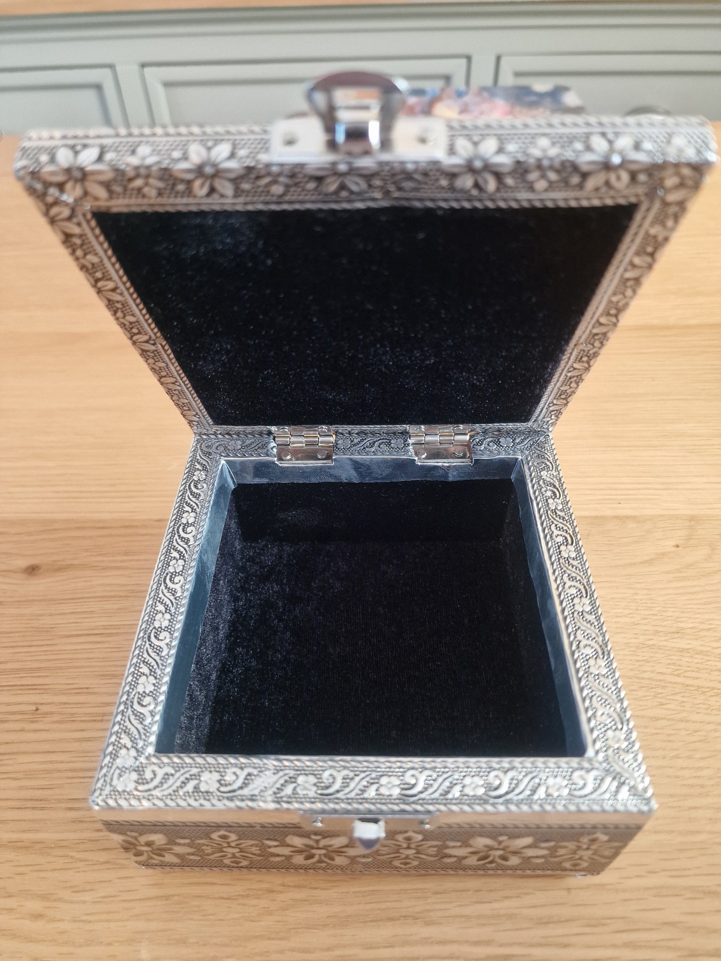 Elephant Design Trinket Box in Silver