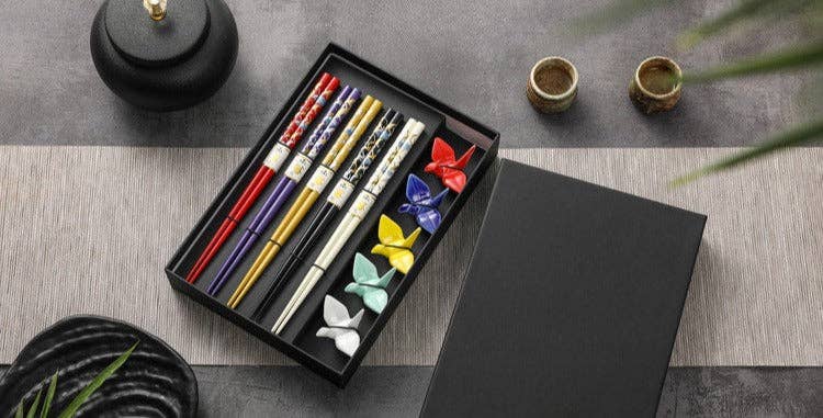 Set of 5 Pairs of Swan Wooden Chopsticks and Rests